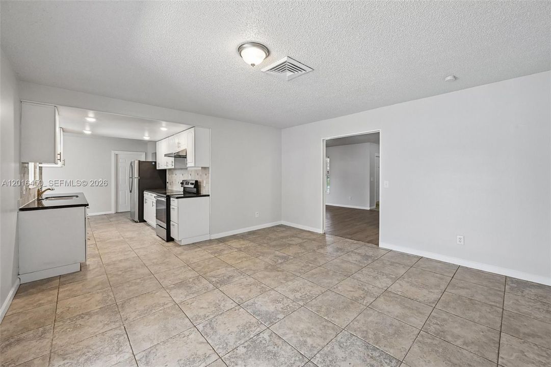 Active With Contract: $389,900 (3 beds, 2 baths, 1858 Square Feet)