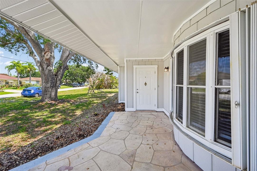 Active With Contract: $389,900 (3 beds, 2 baths, 1858 Square Feet)