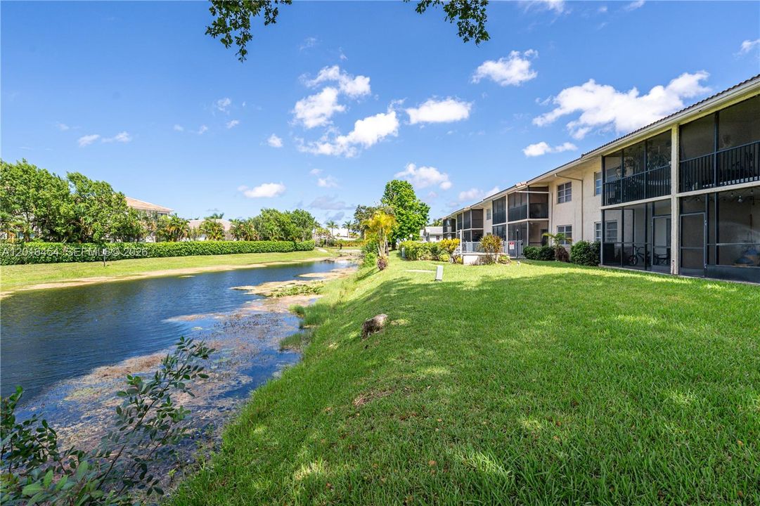 Active With Contract: $199,000 (2 beds, 2 baths, 1054 Square Feet)