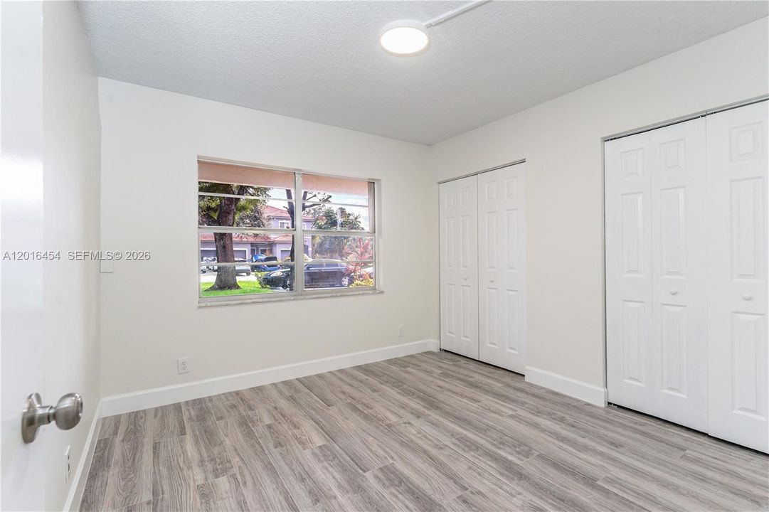 Active With Contract: $199,000 (2 beds, 2 baths, 1054 Square Feet)