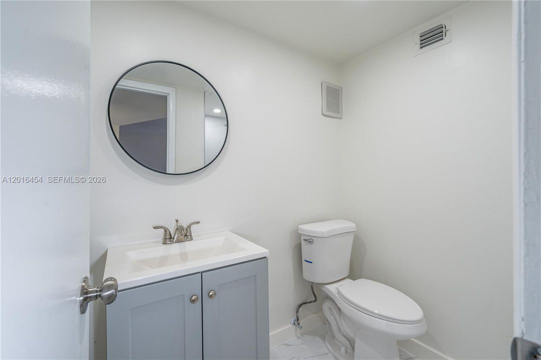 Active With Contract: $199,000 (2 beds, 2 baths, 1054 Square Feet)