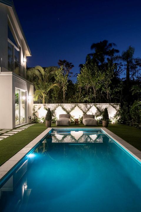 SALTWATER POOL WITH LED LIGHTS