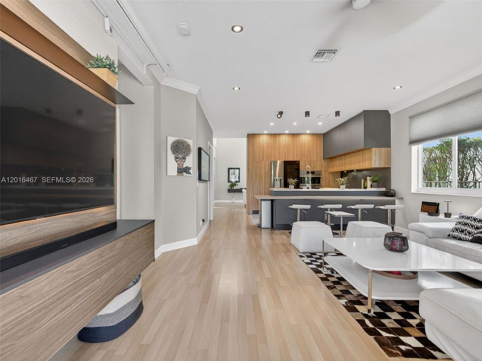 En Venta: $995,000 (4 camas, 2 baños, 2136 Pies cuadrados)