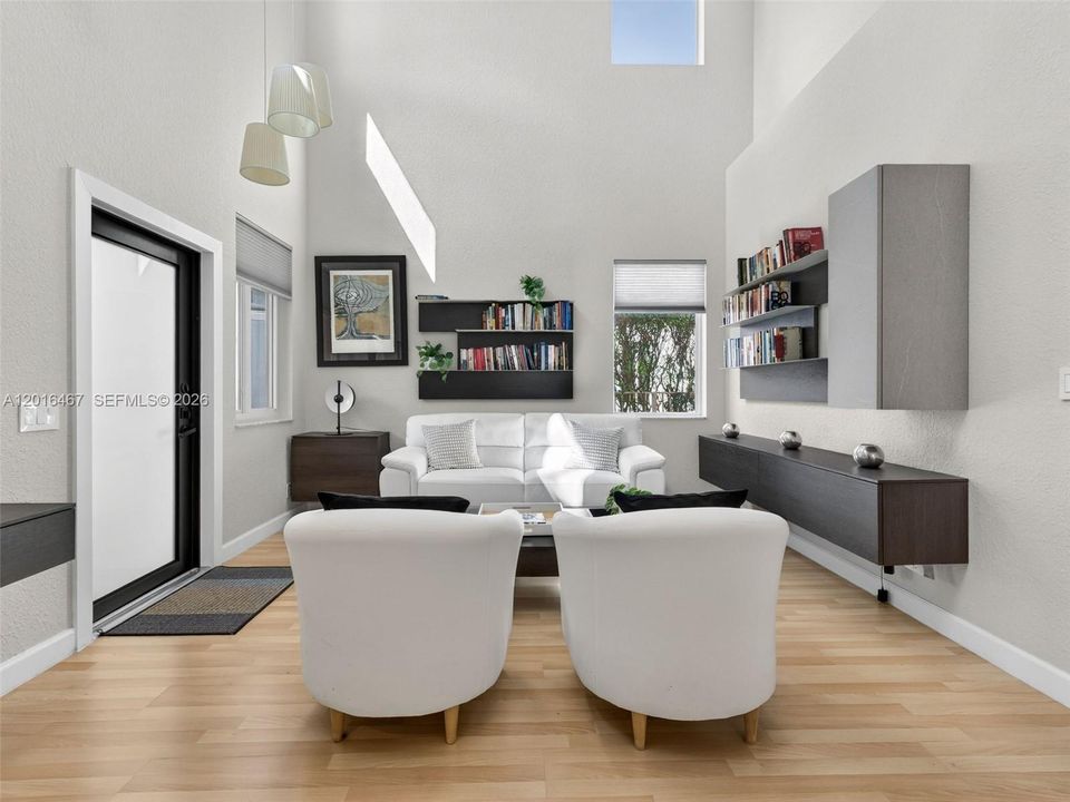 En Venta: $995,000 (4 camas, 2 baños, 2136 Pies cuadrados)