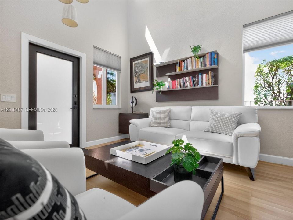 En Venta: $995,000 (4 camas, 2 baños, 2136 Pies cuadrados)