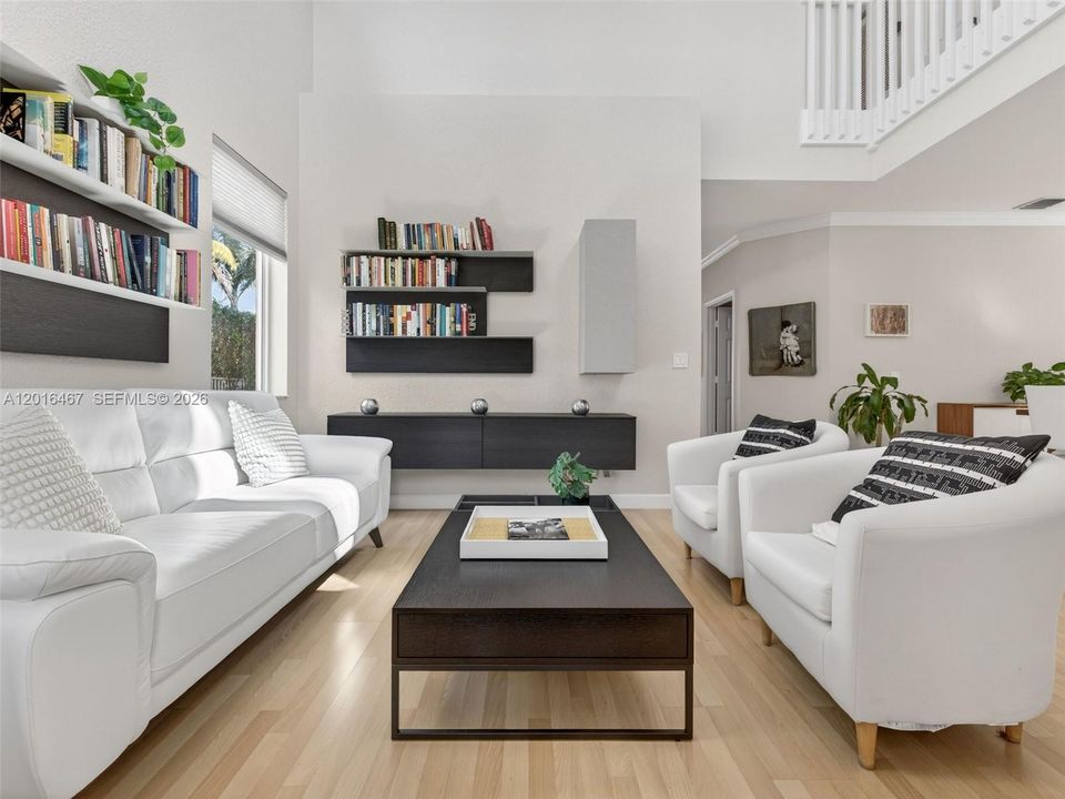 En Venta: $995,000 (4 camas, 2 baños, 2136 Pies cuadrados)