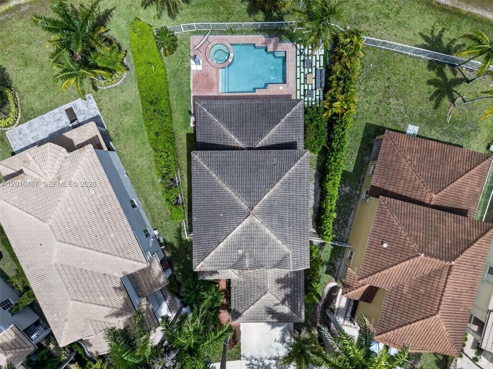 En Venta: $995,000 (4 camas, 2 baños, 2136 Pies cuadrados)