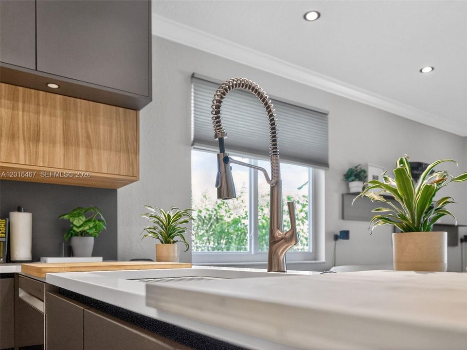 En Venta: $995,000 (4 camas, 2 baños, 2136 Pies cuadrados)