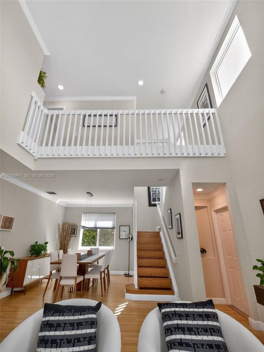 En Venta: $995,000 (4 camas, 2 baños, 2136 Pies cuadrados)