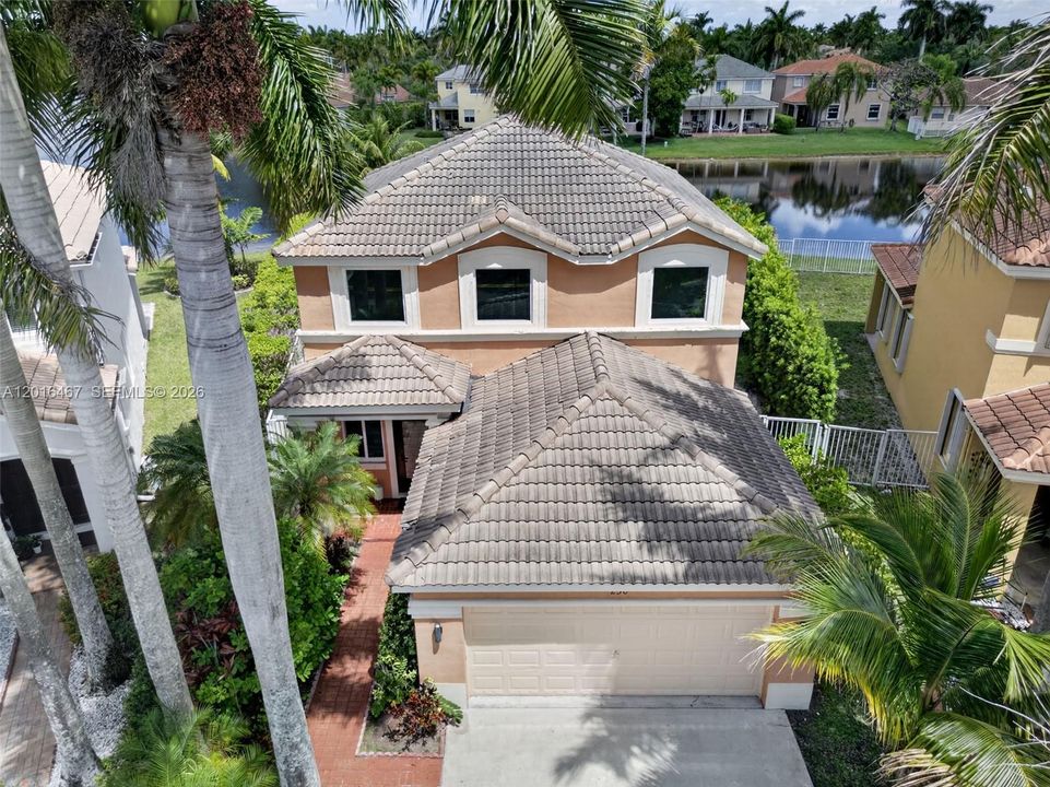 En Venta: $995,000 (4 camas, 2 baños, 2136 Pies cuadrados)