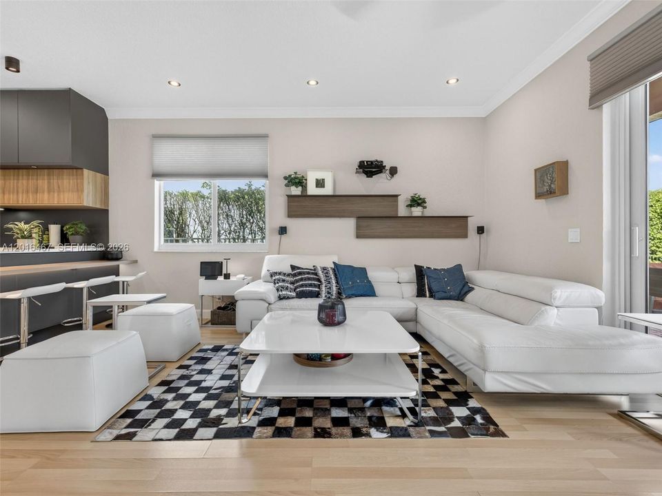 En Venta: $995,000 (4 camas, 2 baños, 2136 Pies cuadrados)