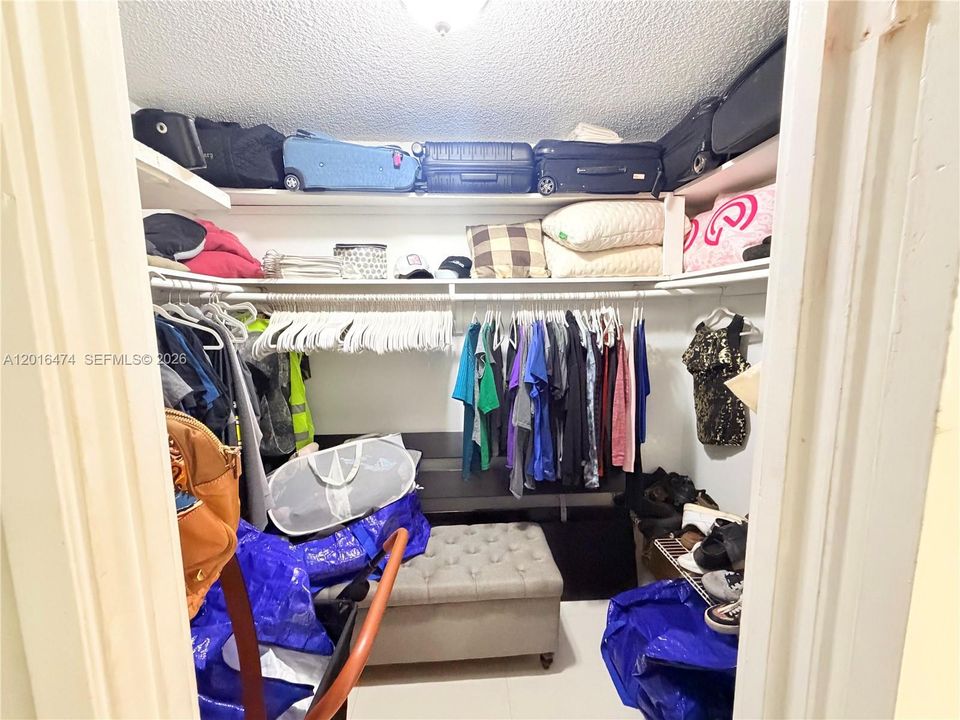 En Venta: $187,000 (1 camas, 1 baños, 1036 Pies cuadrados)