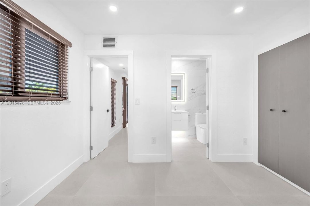 For Rent: $4,500 (3 beds, 2 baths, 1557 Square Feet)