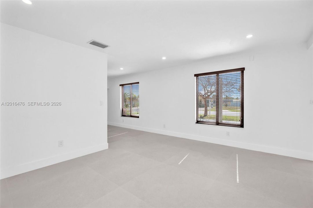 For Rent: $4,500 (3 beds, 2 baths, 1557 Square Feet)