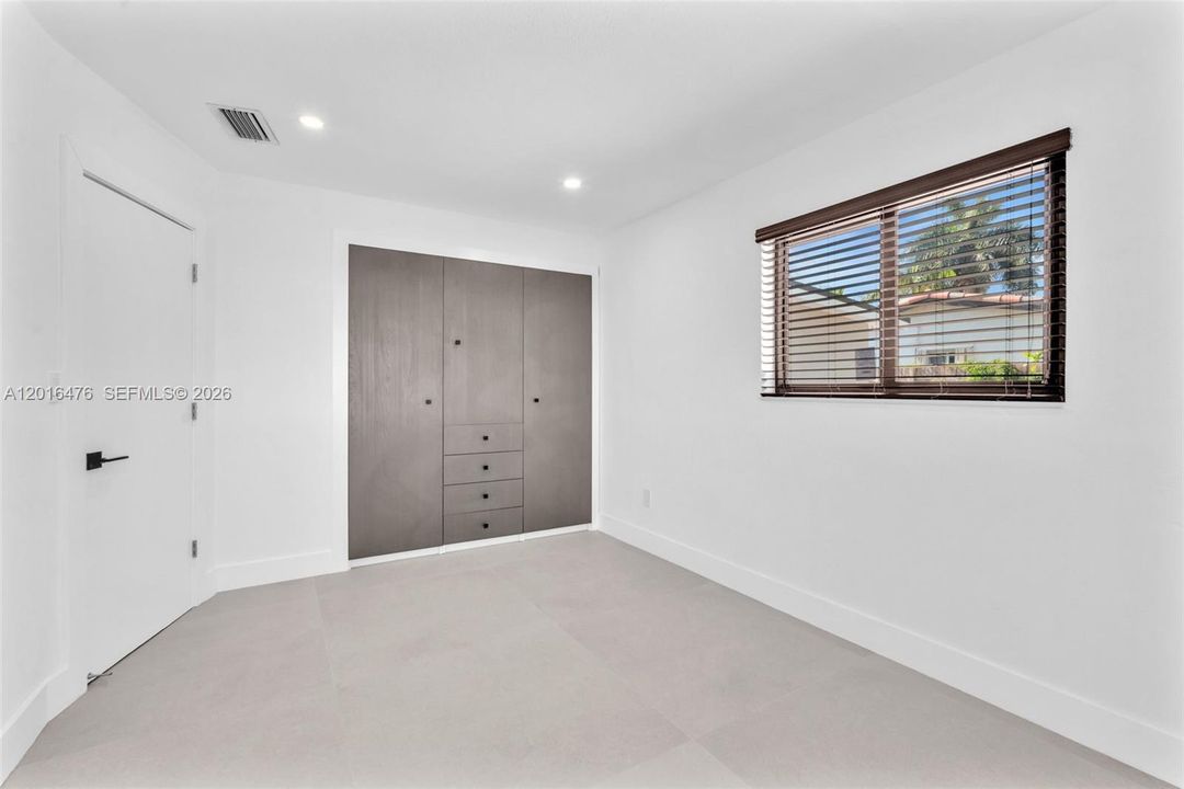 For Rent: $4,500 (3 beds, 2 baths, 1557 Square Feet)