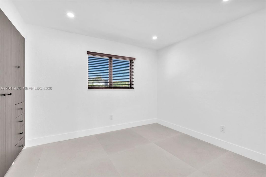 For Rent: $4,500 (3 beds, 2 baths, 1557 Square Feet)