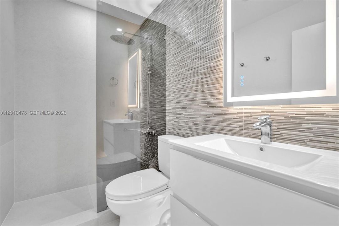 For Rent: $4,500 (3 beds, 2 baths, 1557 Square Feet)