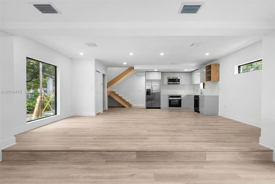На продажу: $925,000 (4 спален, 3 ванн, 2252 Квадратных фут)