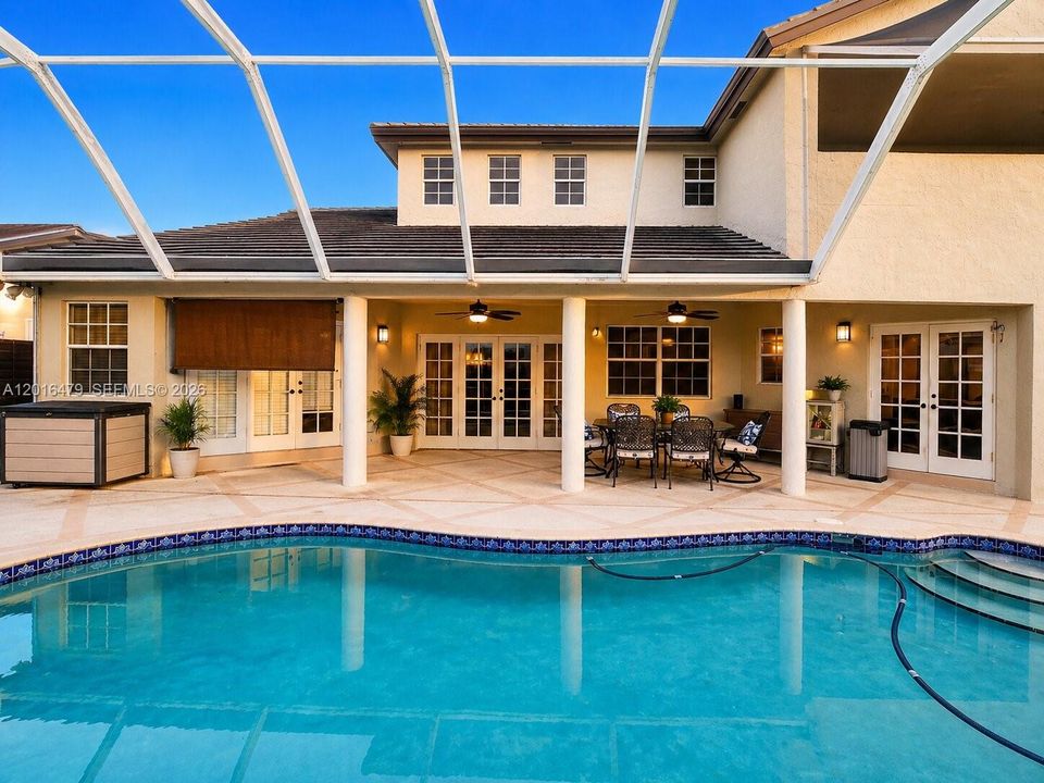 Activo con contrato: $1,149,000 (4 camas, 3 baños, 3244 Pies cuadrados)