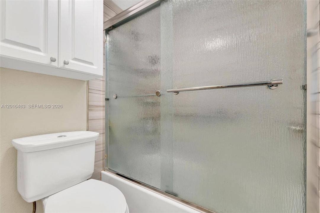 En Venta: $179,500 (2 camas, 2 baños, 852 Pies cuadrados)