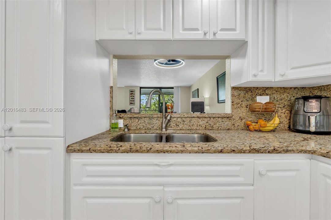 En Venta: $179,500 (2 camas, 2 baños, 852 Pies cuadrados)