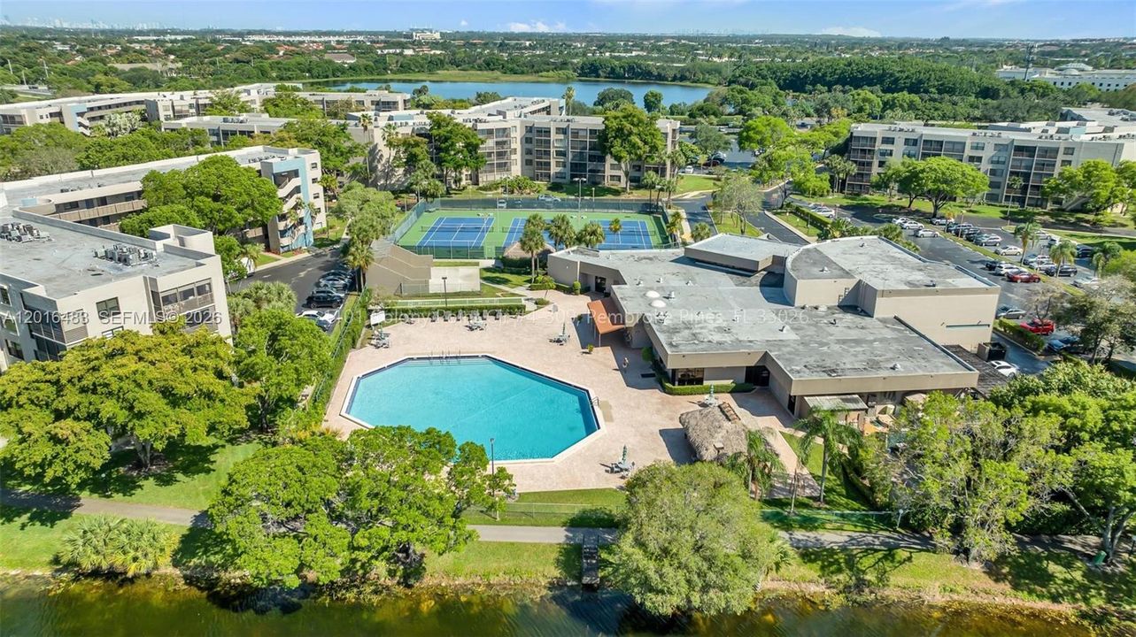 En Venta: $179,500 (2 camas, 2 baños, 852 Pies cuadrados)