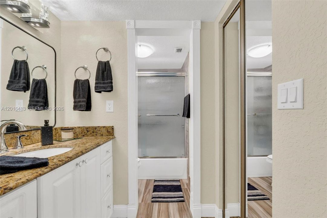 En Venta: $179,500 (2 camas, 2 baños, 852 Pies cuadrados)