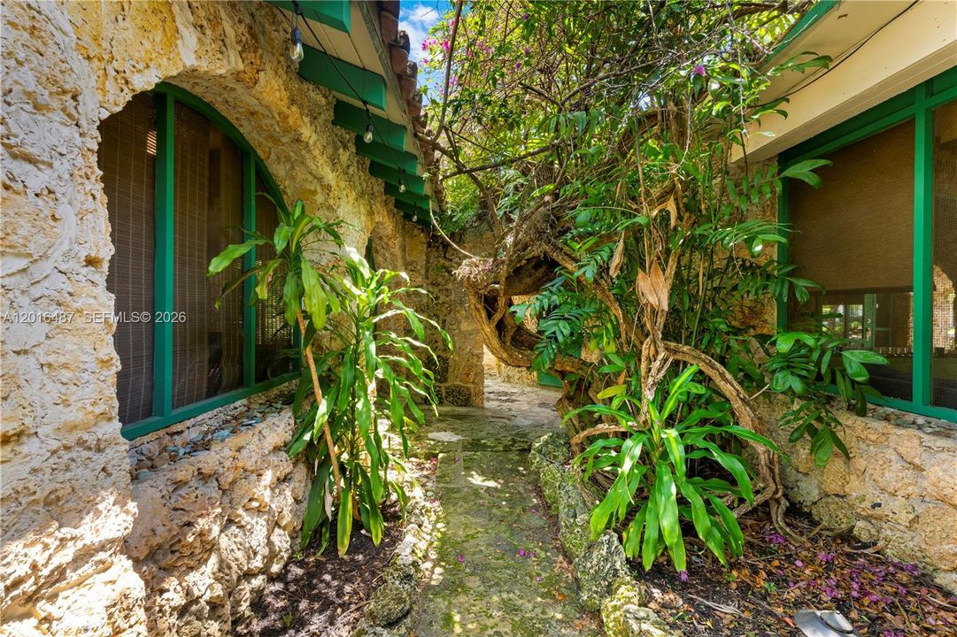 For Sale: $3,500,000 (5 beds, 5 baths, 483 Square Feet)