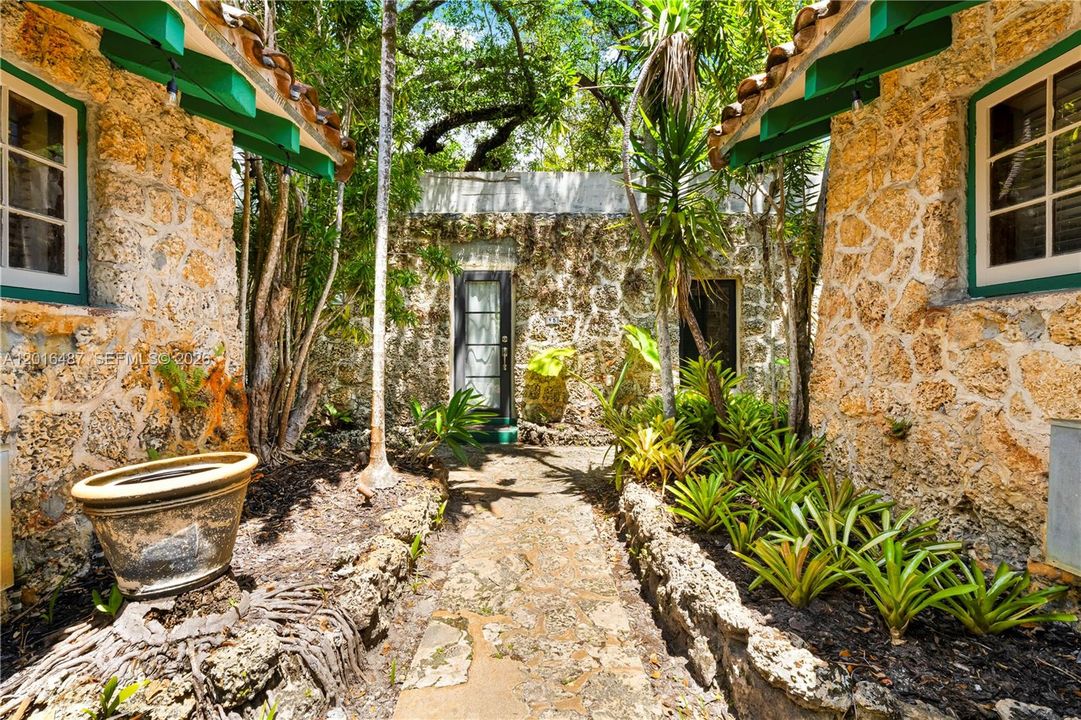 For Sale: $3,500,000 (5 beds, 5 baths, 483 Square Feet)