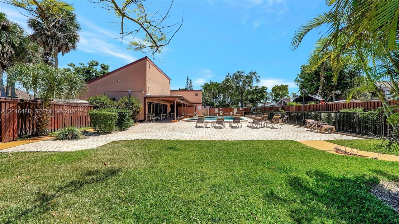 En Venta: $200,000 (2 camas, 2 baños, 1074 Pies cuadrados)