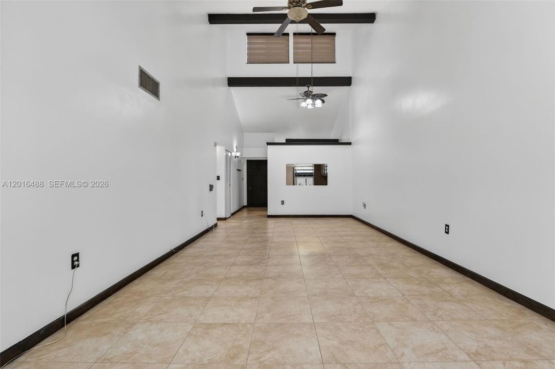En Venta: $200,000 (2 camas, 2 baños, 1074 Pies cuadrados)