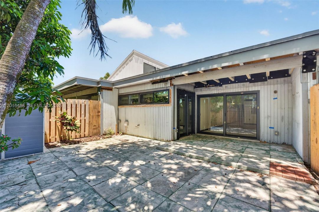 En Venta: $200,000 (2 camas, 2 baños, 1074 Pies cuadrados)