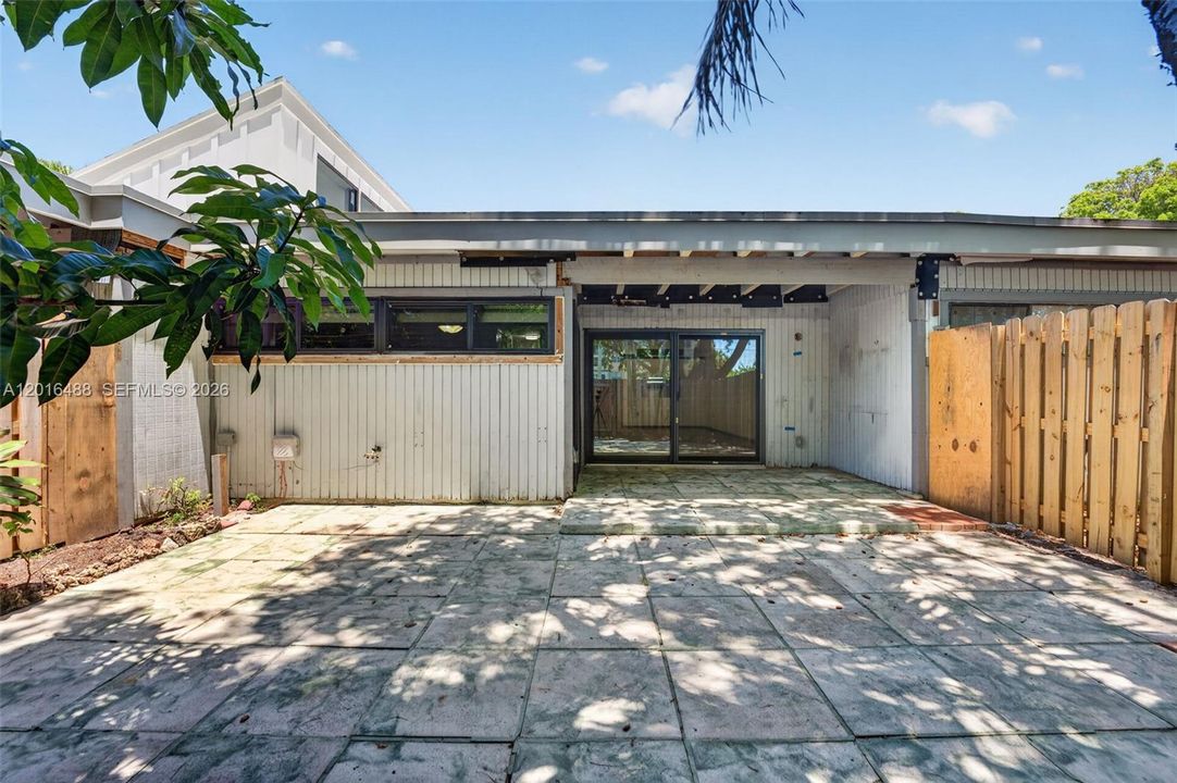En Venta: $200,000 (2 camas, 2 baños, 1074 Pies cuadrados)