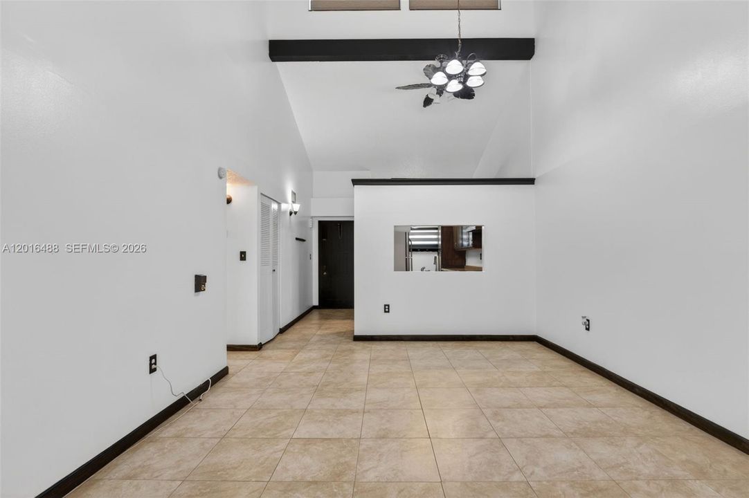 En Venta: $200,000 (2 camas, 2 baños, 1074 Pies cuadrados)
