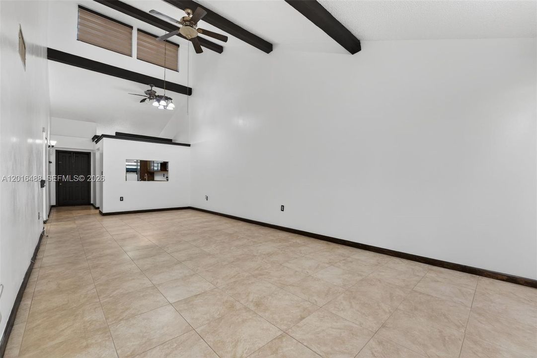 En Venta: $200,000 (2 camas, 2 baños, 1074 Pies cuadrados)