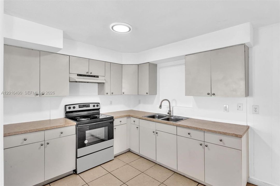 For Sale: $1,325,000 (0 beds, 0 baths, 4252 Square Feet)
