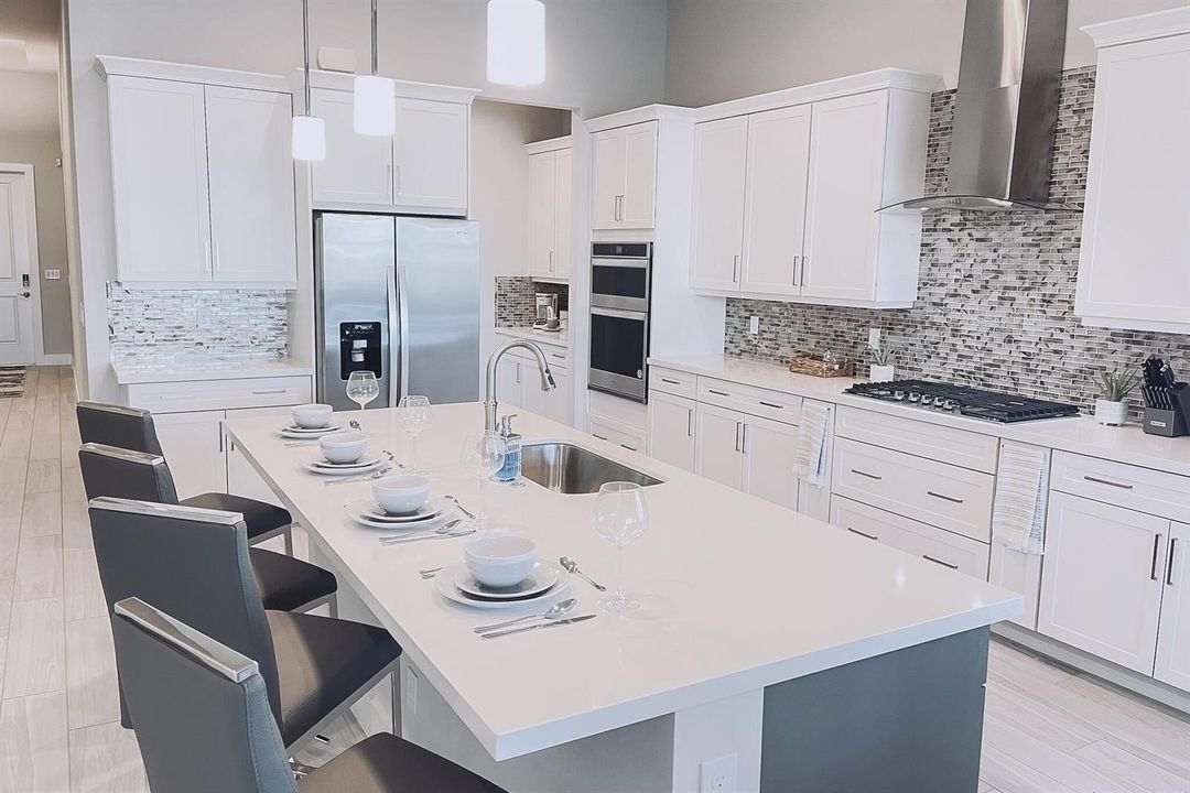 Kitchen Island to Entry