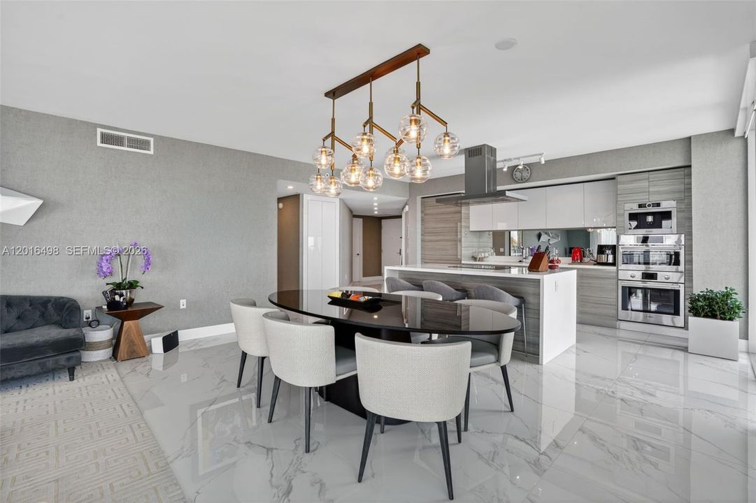 For Sale: $1,590,000 (3 beds, 3 baths, 1892 Square Feet)