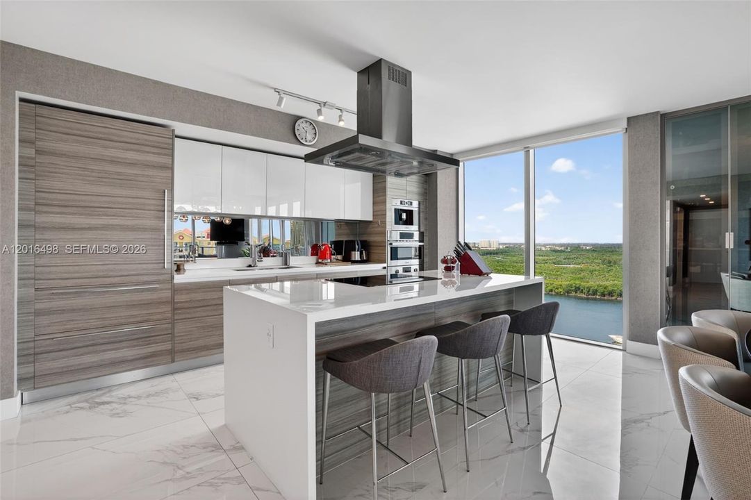 For Sale: $1,590,000 (3 beds, 3 baths, 1892 Square Feet)