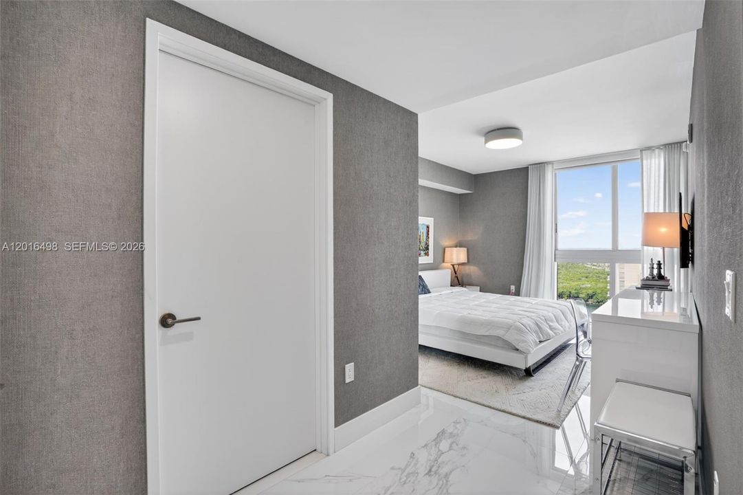 For Sale: $1,590,000 (3 beds, 3 baths, 1892 Square Feet)