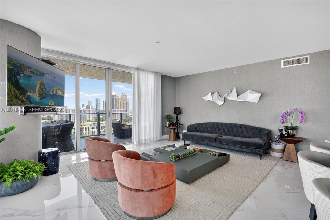For Sale: $1,590,000 (3 beds, 3 baths, 1892 Square Feet)