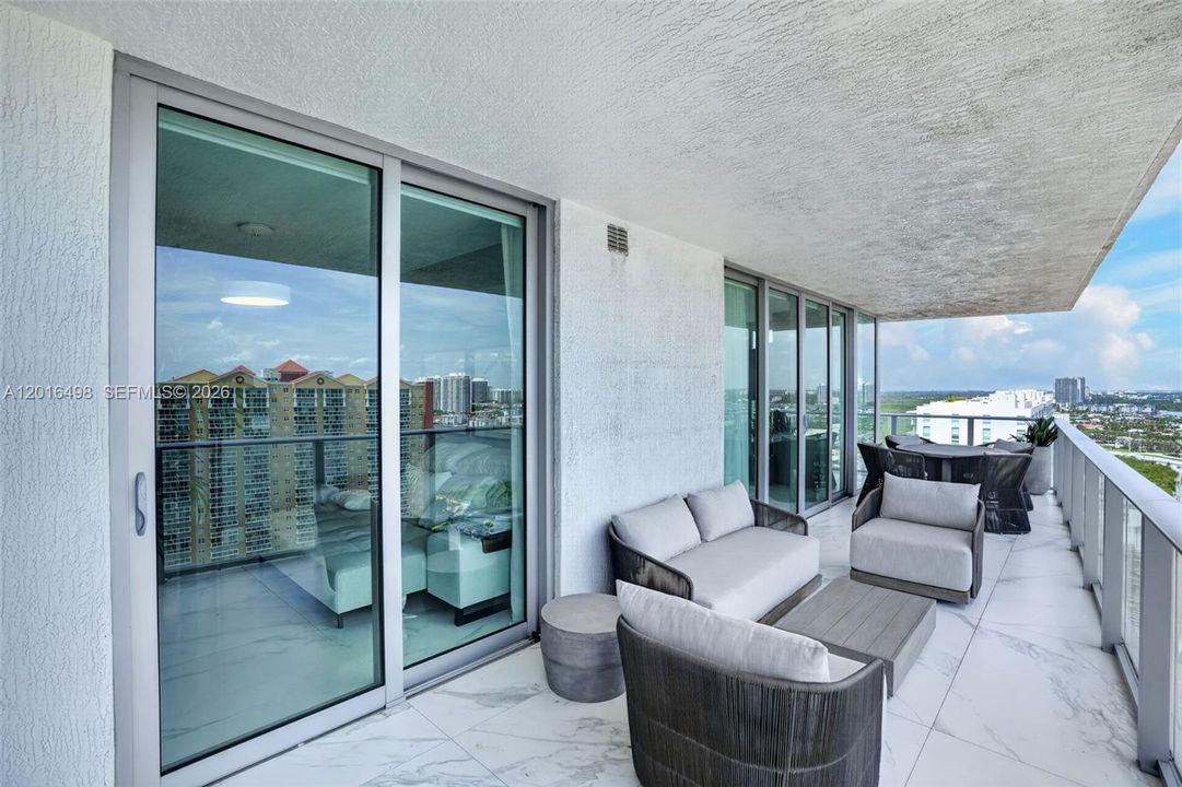 For Sale: $1,590,000 (3 beds, 3 baths, 1892 Square Feet)