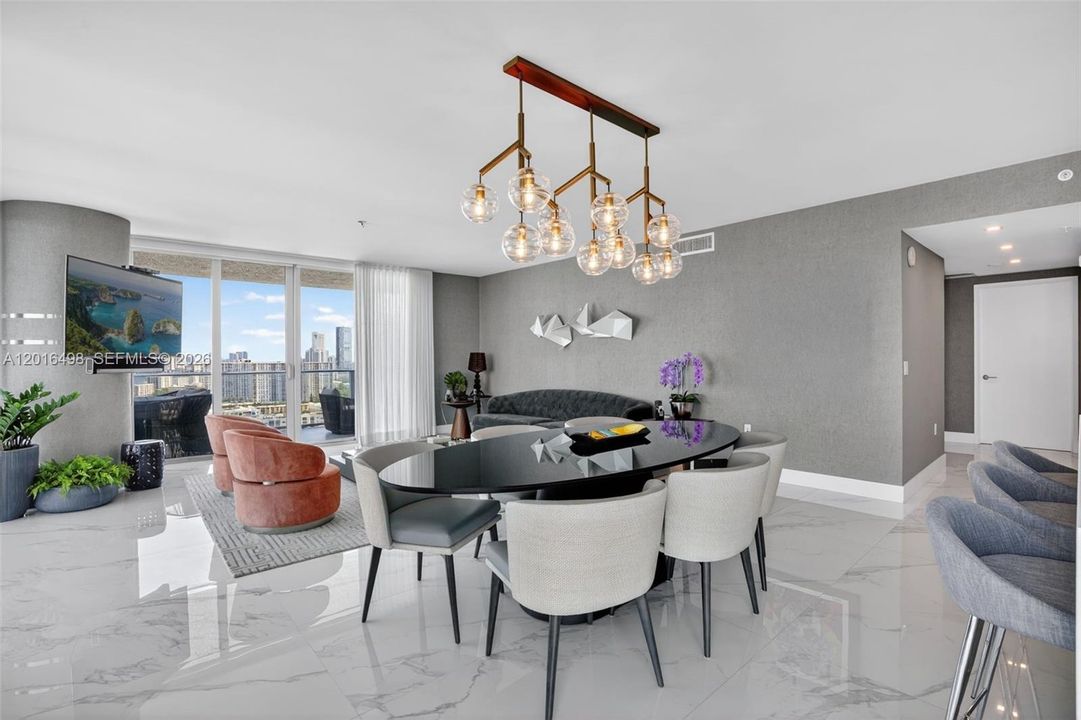For Sale: $1,590,000 (3 beds, 3 baths, 1892 Square Feet)
