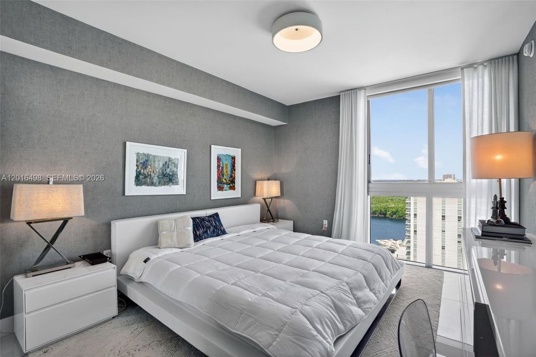 For Sale: $1,590,000 (3 beds, 3 baths, 1892 Square Feet)