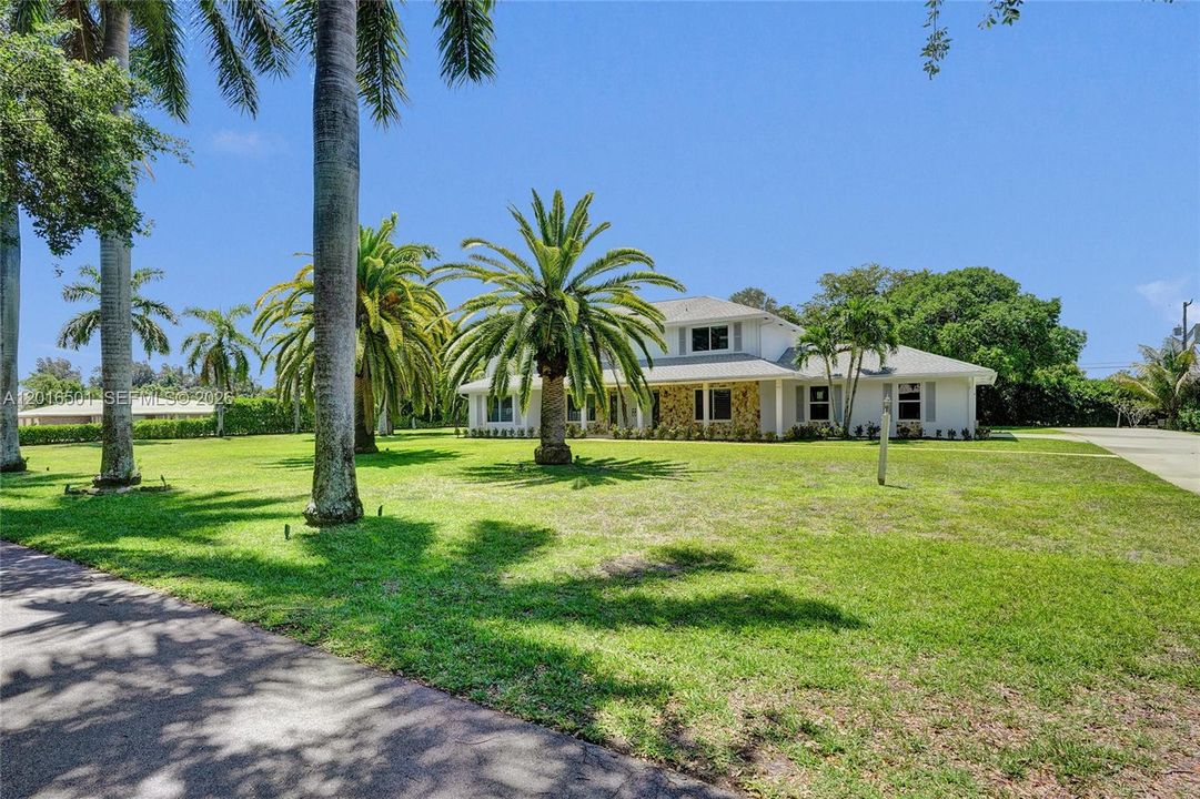 For Rent: $7,750 (3 beds, 3 baths, 3035 Square Feet)
