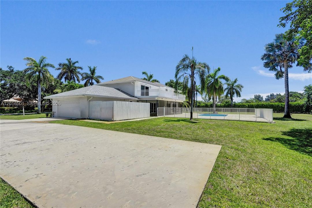For Rent: $7,750 (3 beds, 3 baths, 3035 Square Feet)