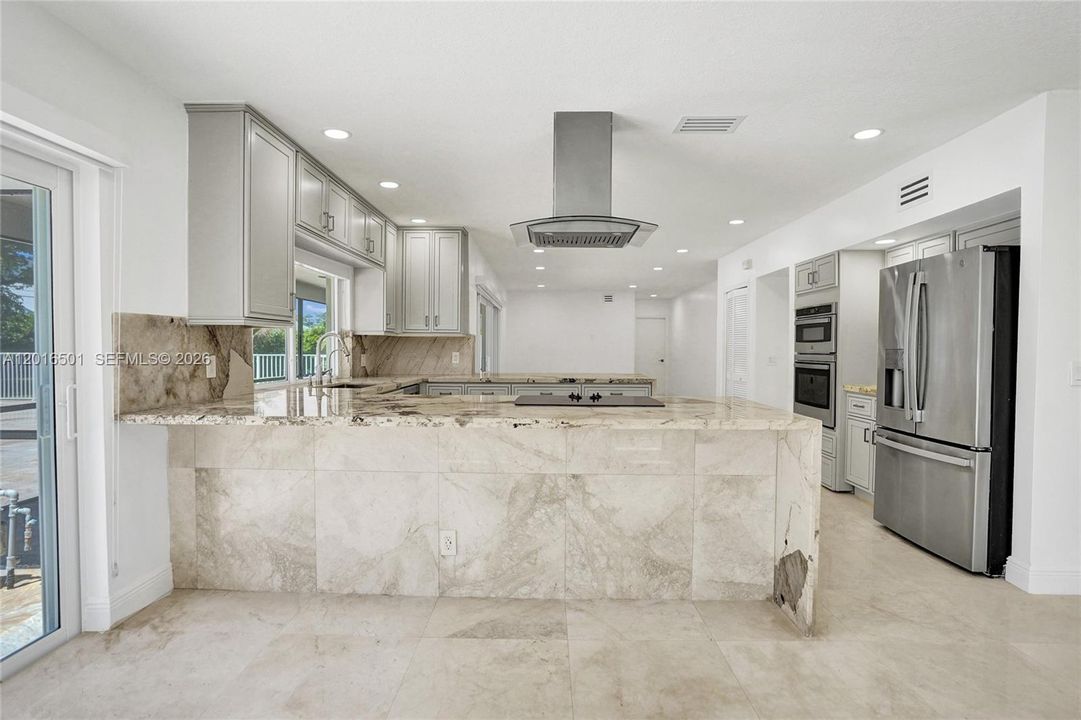 For Rent: $7,750 (3 beds, 3 baths, 3035 Square Feet)