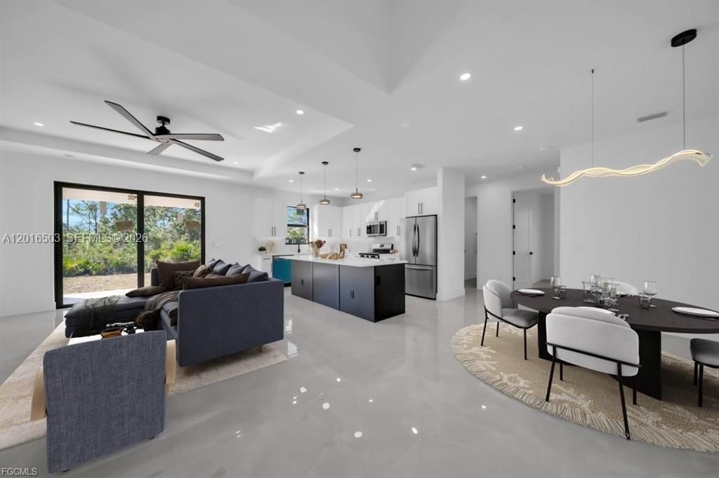 En Venta: $384,900 (4 camas, 3 baños, 1778 Pies cuadrados)