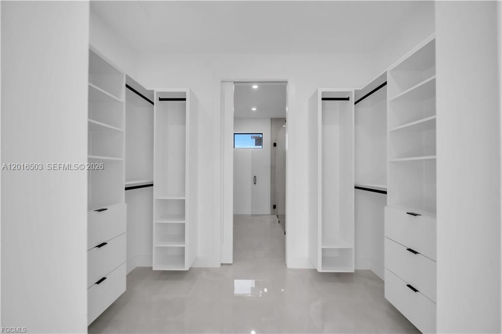 En Venta: $384,900 (4 camas, 3 baños, 1778 Pies cuadrados)