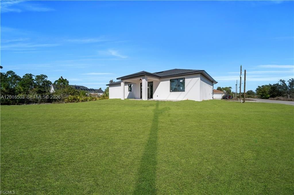 En Venta: $384,900 (4 camas, 3 baños, 1778 Pies cuadrados)